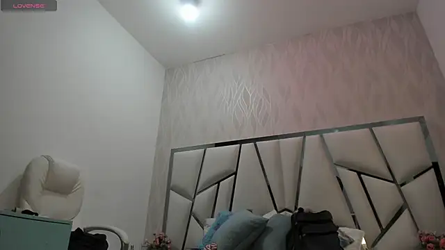 Victoriaa millers online show from 02/15/26, 07:10