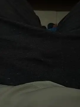 beautiful hands  online show from 11/13/25, 06:45