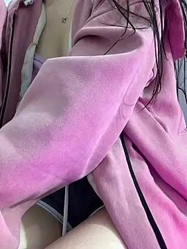 Snapshot of Vani_S2 chatting on 12/14/24, 12:23 Vani S2 online show from 12/14/24, 12:23