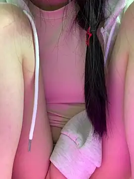 Snapshot of Vani_S2 chatting on 12/25/24, 04:32 Vani S2 online show from 12/25/24, 04:32