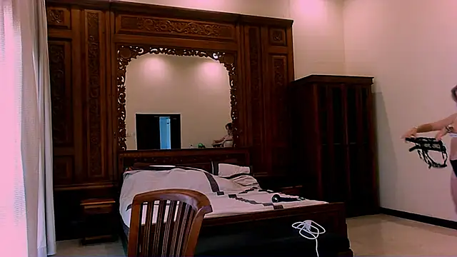 Eva Jaya online show from 11/01/25, 05:42