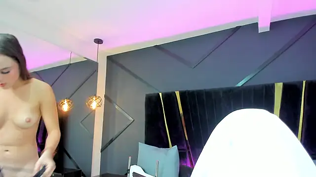 Snapshot of shaina_vasquez chatting on 02/06/25, 10:53 shaina vasquez online show from 02/06/25, 10:53