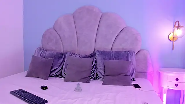 Snapshot of shaina_vasquez chatting on 02/26/25, 06:21 shaina vasquez online show from 02/26/25, 06:21