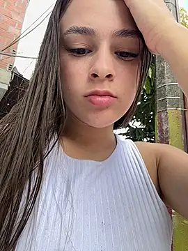 Snapshot of shaina_vasquez chatting on 06/20/26, 06:11 shaina vasquez online show from 06/20/26, 06:11
