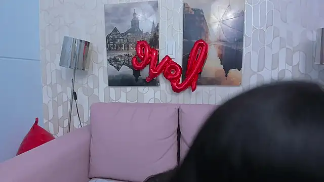  miaquevedo  online show from 02/05/25, 12:27