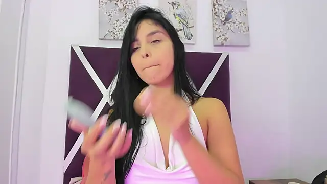  miaquevedo  online show from 11/12/25, 03:12