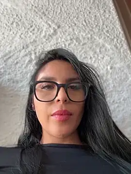  miaquevedo  online show from 04/12/26, 04:23