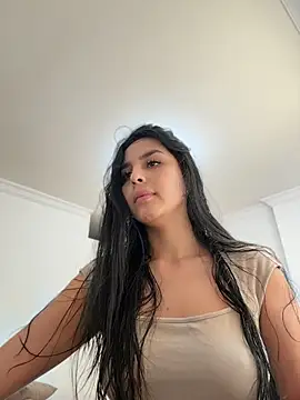  miaquevedo  online show from 04/15/26, 02:46