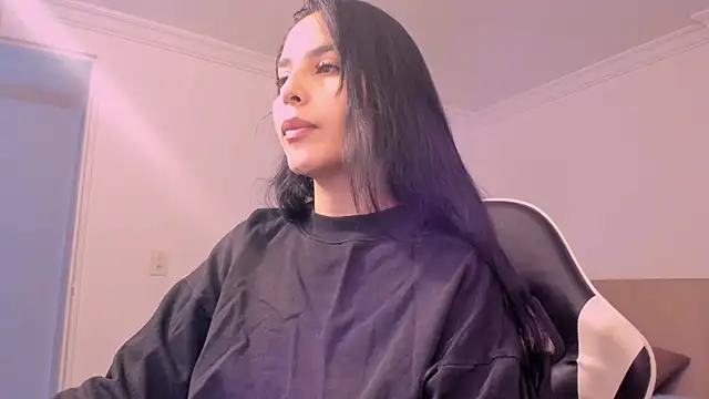 Snapshot of _miaquevedo_ chatting on 07/21/26, 03:58 miaquevedo online show from 07/21/26, 03:58