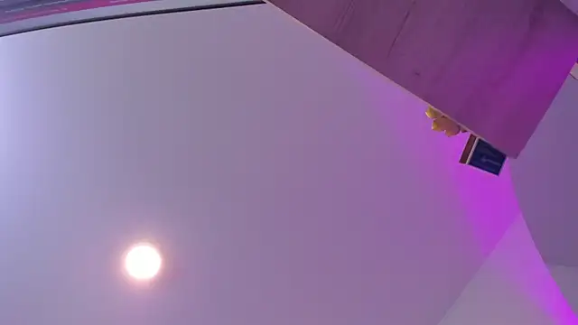 ZarianaEvanz online show from 04/12/26, 11:54