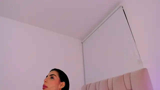 ZarianaEvanz online show from 04/22/26, 11:06