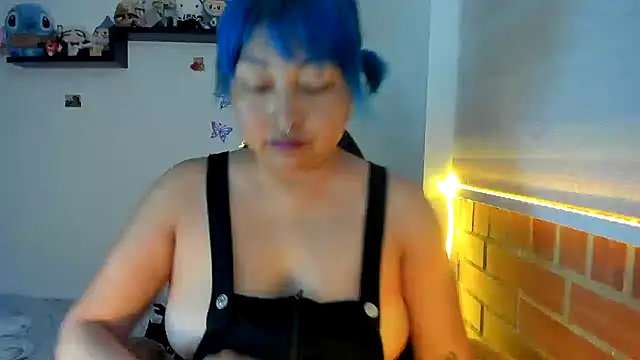 Shaddycute  online show from 11/11/25, 02:17