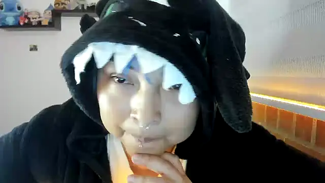 Shaddycute  online show from 11/19/25, 05:13