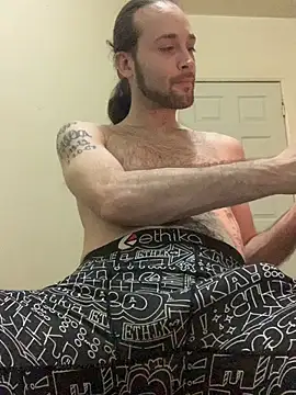 Snapshot of J3sus721 chatting on 02/28/25, 04:32 J3sus721 online show from 02/28/25, 04:32