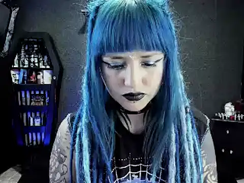 Snapshot of DimmuandDarkness chatting on 12/18/24, 08:53 DimmuandDarkness online show from 12/18/24, 08:53