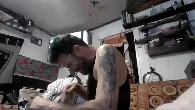 Snapshot of gettinit2wice chatting on 06/04/26, 12:11 gettinit2wice online show from 06/04/26, 12:11