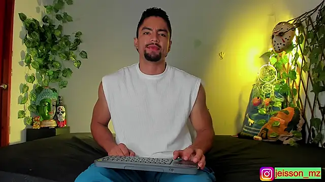 Snapshot of Jaxxon_ chatting on 01/15/25, 01:31 Jaxxon  online show from 01/15/25, 01:31