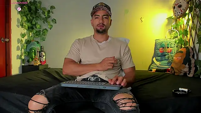 Snapshot of Jaxxon_ chatting on 01/29/25, 03:01 Jaxxon  online show from 01/29/25, 03:01