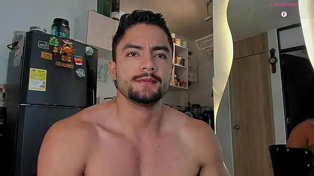 Snapshot of Jaxxon_ chatting on 03/17/25, 04:01 Jaxxon  online show from 03/17/25, 04:01