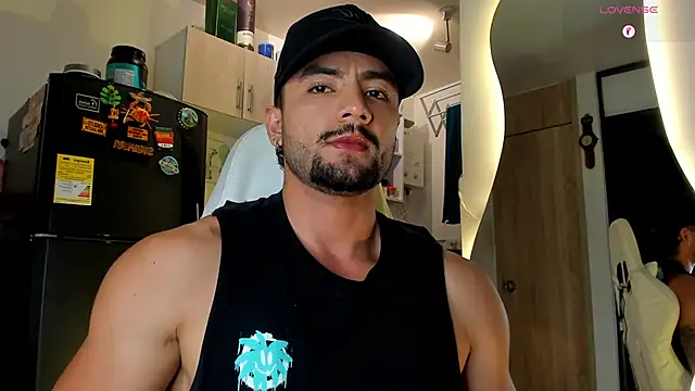 Snapshot of Jaxxon_ chatting on 03/19/25, 12:37 Jaxxon  online show from 03/19/25, 12:37