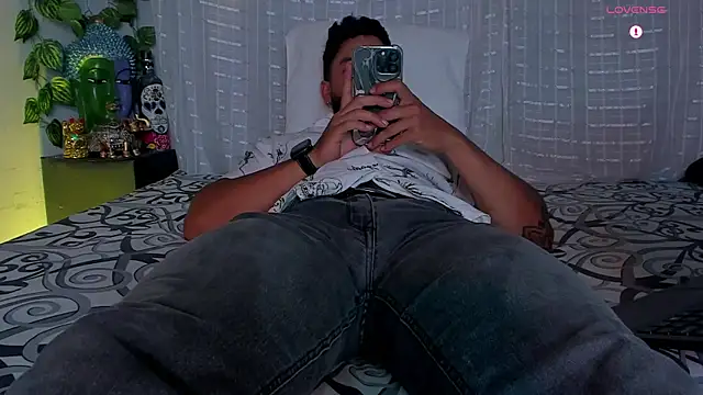 Snapshot of Jaxxon_ chatting on 09/30/25, 12:26 Jaxxon  online show from 09/30/25, 12:26