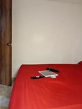 Snapshot of LEIRIS_Y_FRED_01 chatting on 01/22/25, 11:01 LEIRIS Y FRED 01 online show from 01/22/25, 11:01