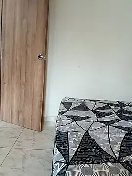 Snapshot of LEIRIS_Y_FRED_01 chatting on 01/31/25, 01:23 LEIRIS Y FRED 01 online show from 01/31/25, 01:23