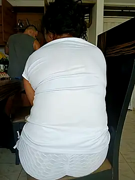 Snapshot of LEIRIS_Y_FRED_01 chatting on 10/09/25, 02:15 LEIRIS Y FRED 01 online show from 10/09/25, 02:15