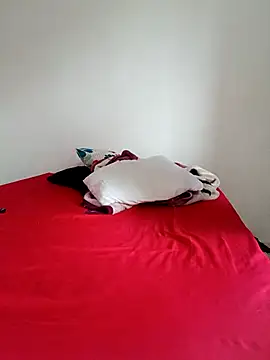 Snapshot of LEIRIS_Y_FRED_01 chatting on 10/19/25, 12:39 LEIRIS Y FRED 01 online show from 10/19/25, 12:39