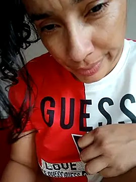 Snapshot of LEIRIS_Y_FRED_01 chatting on 11/08/25, 02:39 LEIRIS Y FRED 01 online show from 11/08/25, 02:39