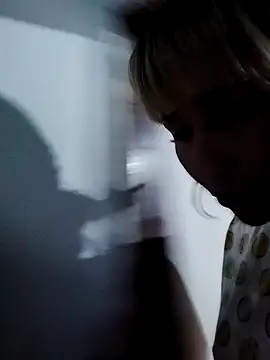 florecita9 online show from 02/21/25, 03:54