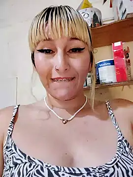 florecita9 online show from 02/21/25, 11:43