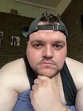 Snapshot of Mikey-HH chatting on 12/02/24, 04:20 Mikey-HH online show from 12/02/24, 04:20