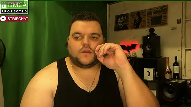 Snapshot of Mikey-HH chatting on 12/04/24, 09:07 Mikey-HH online show from 12/04/24, 09:07