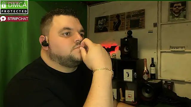 Snapshot of Mikey-HH chatting on 12/09/24, 10:43 Mikey-HH online show from 12/09/24, 10:43