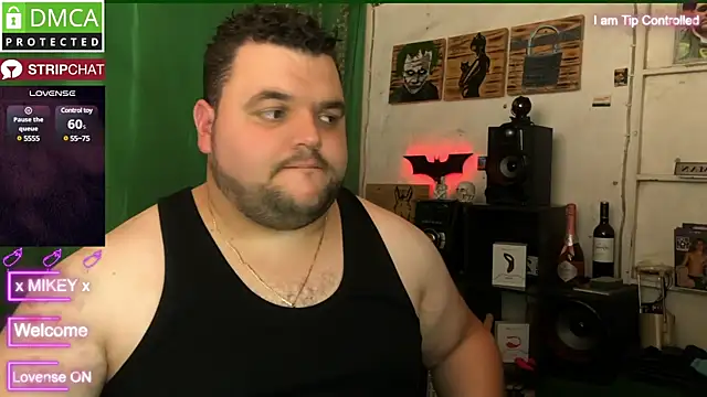 Snapshot of Mikey-HH chatting on 12/30/24, 10:32 Mikey-HH online show from 12/30/24, 10:32