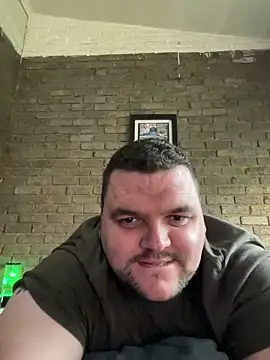 Snapshot of Mikey-HH chatting on 01/13/25, 04:30 Mikey-HH online show from 01/13/25, 04:30