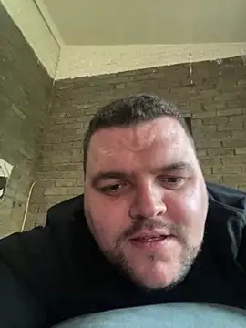 Snapshot of Mikey-HH chatting on 01/15/25, 04:32 Mikey-HH online show from 01/15/25, 04:32