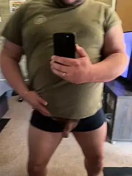 Snapshot of Mikey-HH chatting on 09/17/25, 08:16 Mikey-HH online show from 09/17/25, 08:16