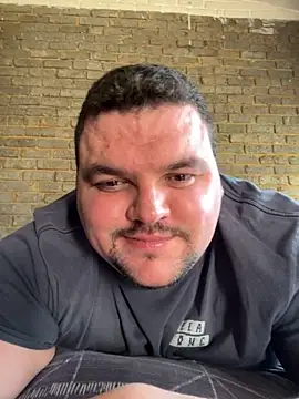 Snapshot of Mikey-HH chatting on 10/12/25, 02:16 Mikey-HH online show from 10/12/25, 02:16