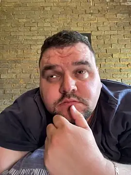 Snapshot of Mikey-HH chatting on 10/14/25, 10:27 Mikey-HH online show from 10/14/25, 10:27