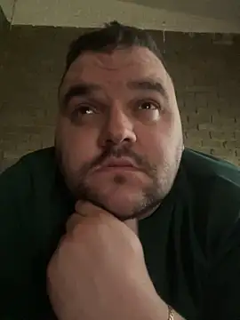 Snapshot of Mikey-HH chatting on 11/07/25, 10:26 Mikey-HH online show from 11/07/25, 10:26