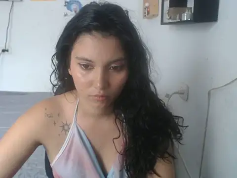 HannaKlein online show from 11/18/25, 06:01