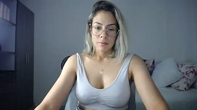 Snapshot of candydowson1 chatting on 06/02/26, 10:39 candydowson1 online show from 06/02/26, 10:39