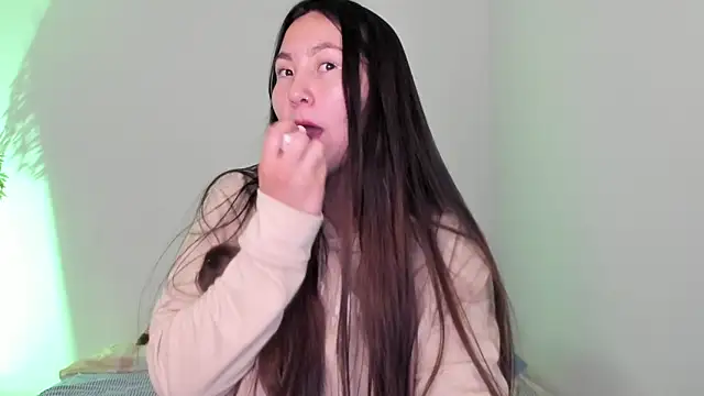 Elle Lee  online show from 02/27/25, 09:47