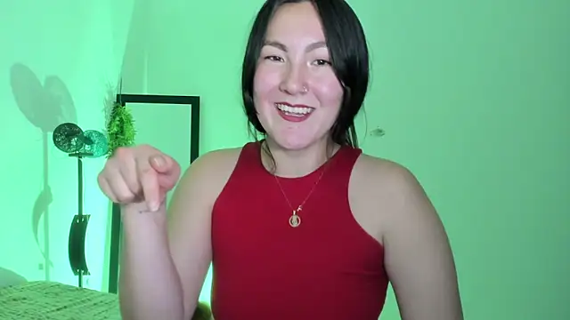 Elle Lee  online show from 03/11/25, 12:00