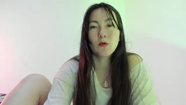 Elle Lee  online show from 03/20/25, 08:19