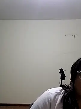 sarah12333 online show from 06/11/26, 02:53