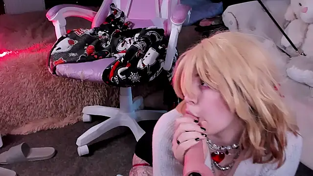 Snapshot of Alex_Howell chatting on 02/11/25, 06:19 Alex Howell online show from 02/11/25, 06:19