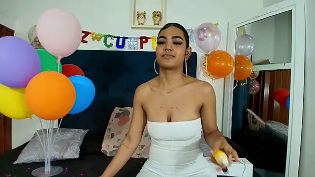 Snapshot of vahiolet_fuentes chatting on 03/20/25, 03:02 vahiolet fuentes online show from 03/20/25, 03:02